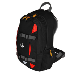 Stad/school rugzak met skateboard ruimte en laptop vak - Trip - rood